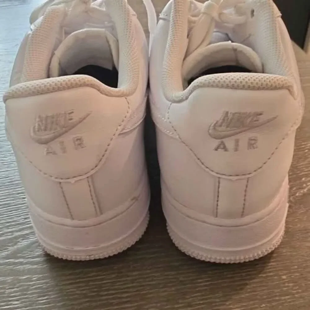 Nike classic iconic